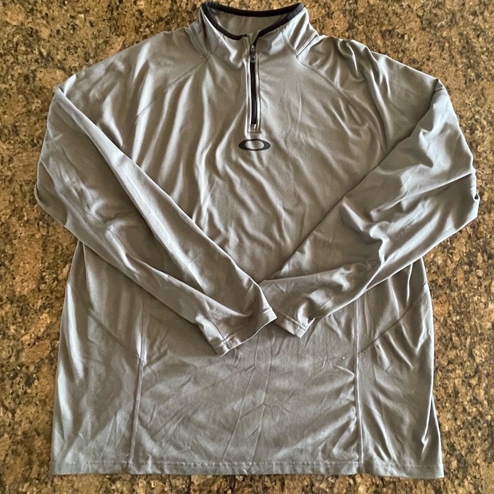 Oakley Hydrolix 1/4 Zip Pullover…….XL
